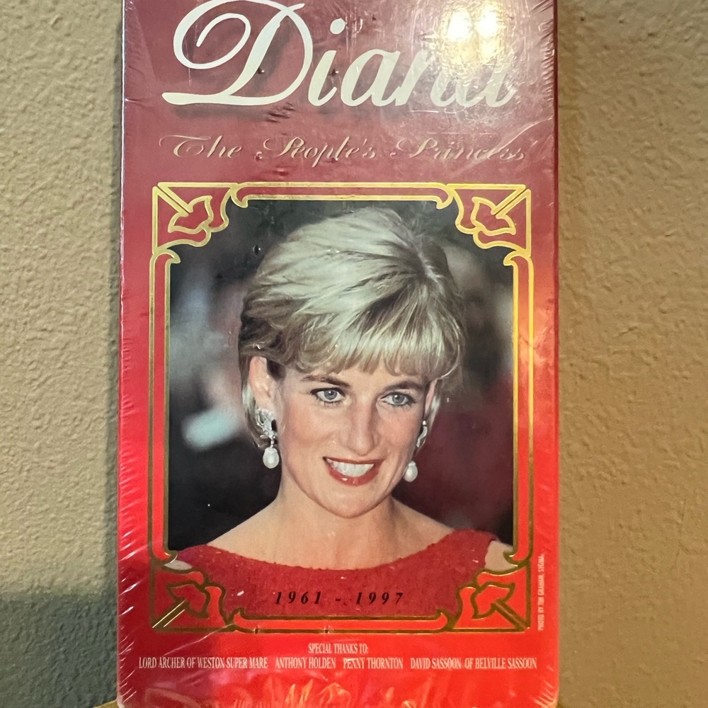 Princess Diana Commemorative Collection - Picture 3 of 15